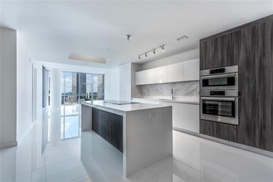 Beach Condo For Sale in Miami, Florida