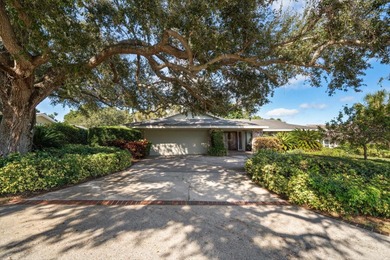 Beach Home Sale Pending in Belleair Beach, Florida