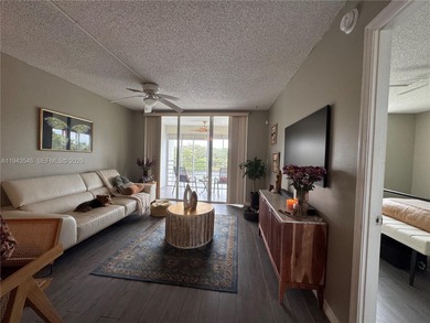Beach Condo For Sale in Davie, Florida