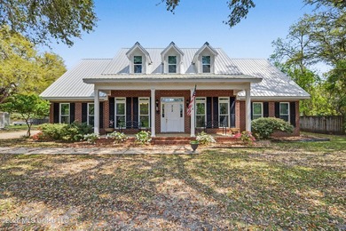 Beach Home For Sale in Pascagoula, Mississippi