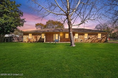 Beach Home For Sale in Ocean Springs, Mississippi