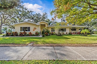 Beach Home Sale Pending in Dunedin, Florida