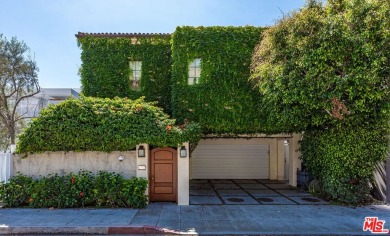 Beach Home For Sale in Malibu, California