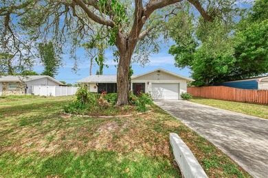 Beach Home For Sale in Venice, Florida