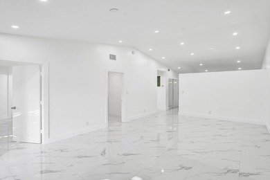 Beach Townhome/Townhouse For Sale in Deerfield Beach, Florida