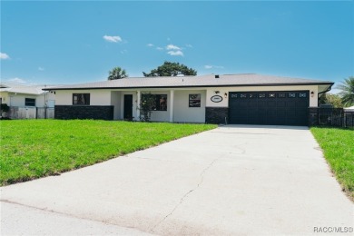 Beach Home For Sale in Crystal River, Florida