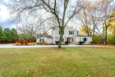 Beach Home For Sale in Glendale, Wisconsin