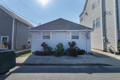 Beach Home For Sale in Milford, Connecticut