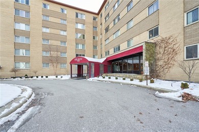 Beach Condo For Sale in Rocky River, Ohio