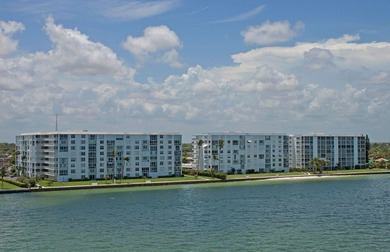 Beach Condo For Sale in Lake Park, Florida
