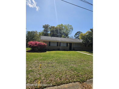 Beach Home For Sale in Biloxi, Mississippi