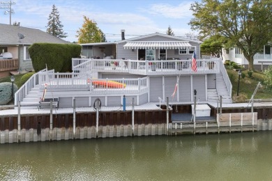 Beach Home For Sale in Marblehead, Ohio