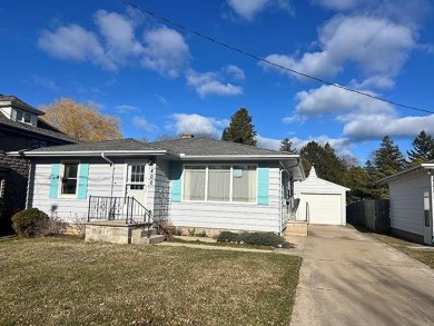 Beach Home For Sale in Kewaunee, Wisconsin