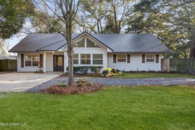 Home For Sale in Ocean Springs image photo picture