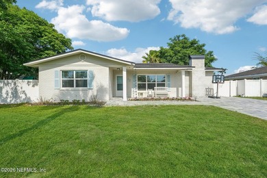 Beach Home For Sale in Ponte Vedra Beach, Florida