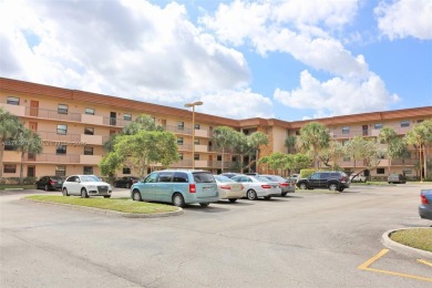 Beach Condo For Sale in Tamarac, Florida