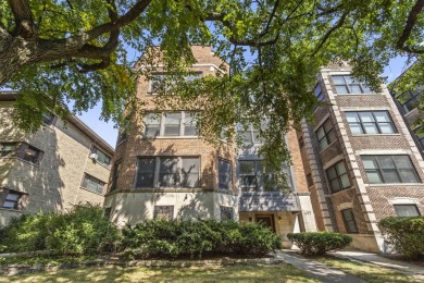 Beach Home For Sale in Evanston, Illinois