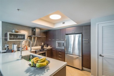 Beach Condo For Sale in Sunny Isles Beach, Florida