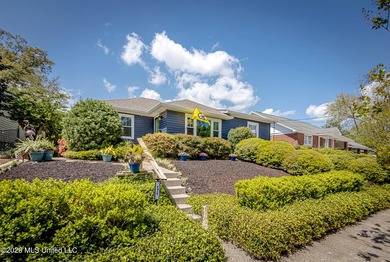 Beach Home Sale Pending in Biloxi, Mississippi