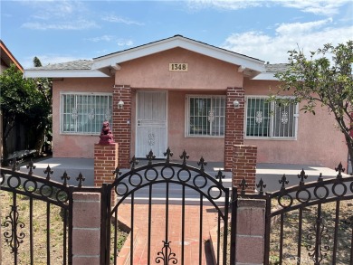 Beach Townhome/Townhouse Sale Pending in Long Beach, California