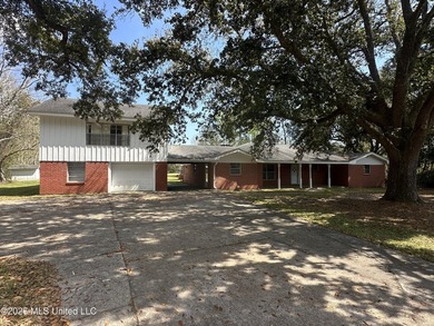 Beach Home Sale Pending in Biloxi, Mississippi