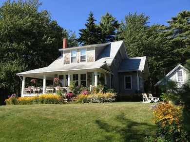 Beach Home For Sale in Southport, Maine