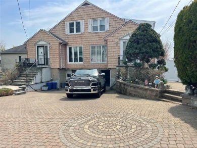 Beach Home For Sale in New Rochelle, New York