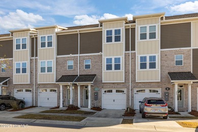 Townhome/Townhouse For Sale in Beaufort image photo picture