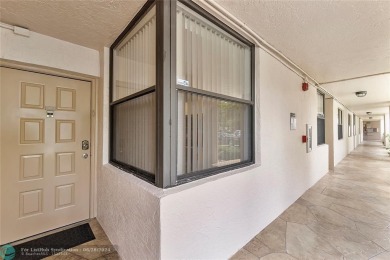 Beach Condo For Sale in Sunrise, Florida