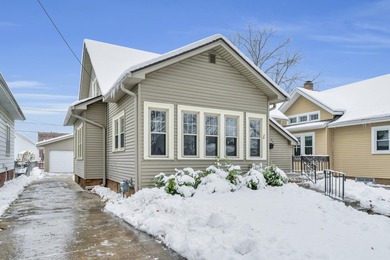 Beach Home For Sale in Racine, Wisconsin
