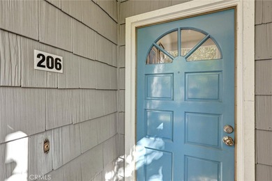 Beach Condo Active Under Contract in Huntington Beach, California