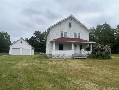 Beach Home For Sale in Marquette, Michigan