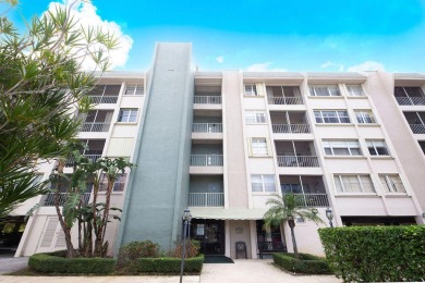 Beach Condo For Sale in West Palm Beach, Florida