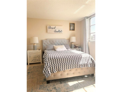 Beach Condo For Sale in Pembroke Pines, Florida