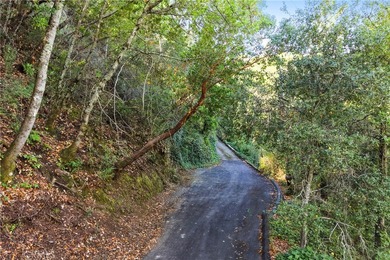Beach Lot For Sale in Orinda, California