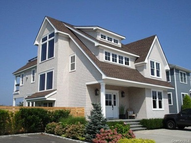 Beach Home For Sale in Point Lookout, New York