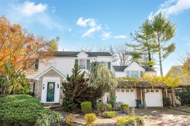 Beach Home For Sale in East Rockaway, New York