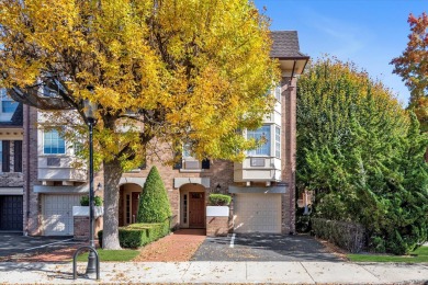 Beach Condo Sale Pending in Bayside, New York