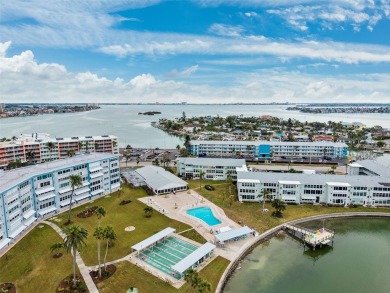 Beach Condo For Sale in South Pasadena, Florida