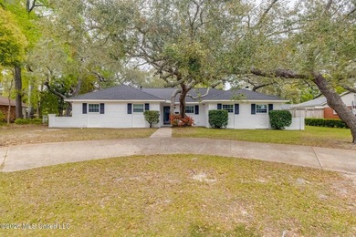 Beach Home Sale Pending in Gulfport, Mississippi