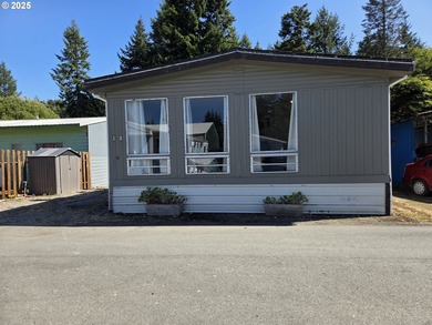 Beach Home For Sale in Gold Beach, Oregon