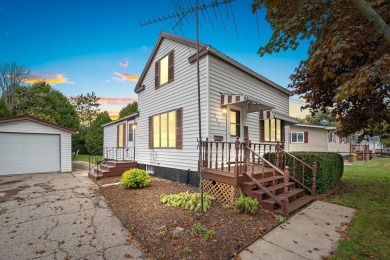 Beach Home For Sale in Algoma, Wisconsin