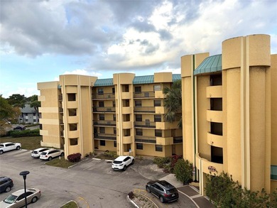Beach Condo For Sale in Lauderhill, Florida