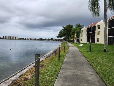 Beach Condo For Sale in Oakland Park, Florida
