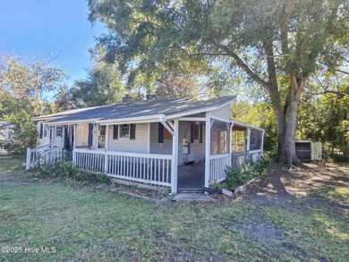 Beach Home For Sale in New Bern, North Carolina