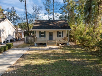Beach Home For Sale in Holly Ridge, North Carolina