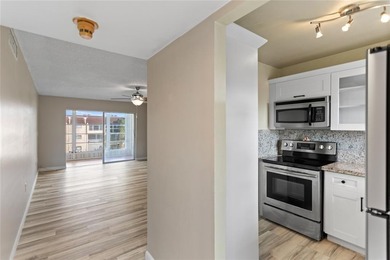 Beach Condo For Sale in Sunrise, Florida