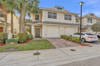 Beach Townhome/Townhouse For Sale in Oakland Park, Florida