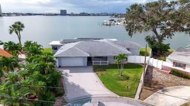 Beach Home For Sale in St. Petersburg, Florida