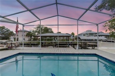 Beach Home Sale Pending in Homosassa, Florida